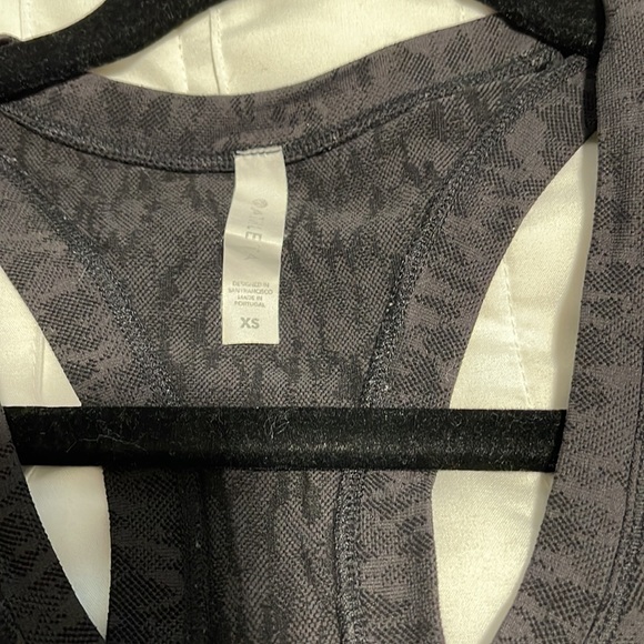 GUC Athleta Momentum Printed Racerback tank - size XS - Picture 8 of 10